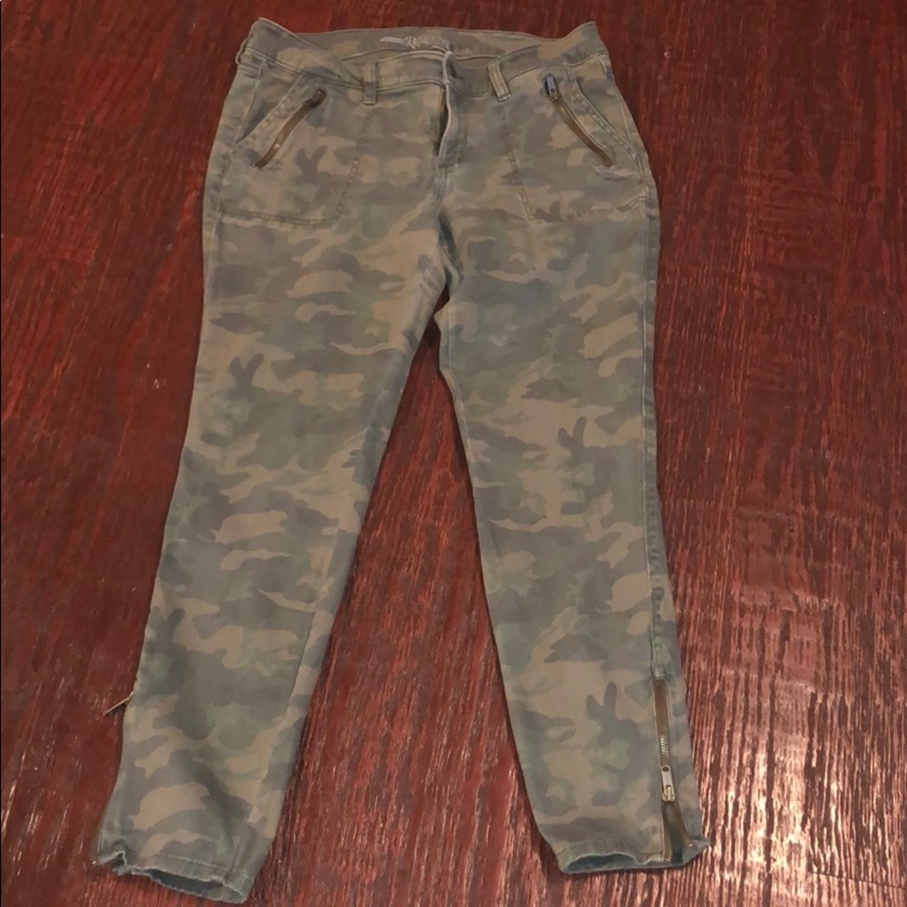 Camo skinny jeans